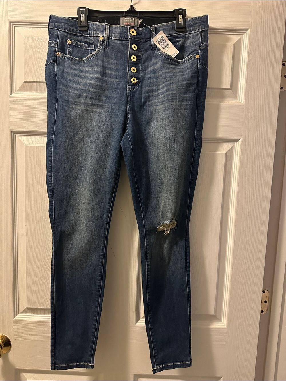 NWT Women’s TORRID Bombshell Skinny Button-Fly Mid-Blue High-Rise Jeans  Size 16